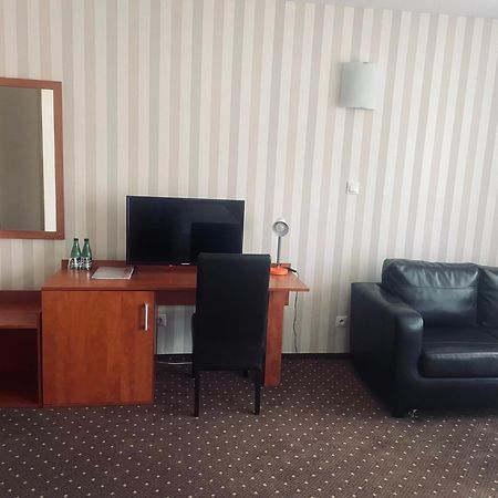 Papaver Hotel Ślesin Exterior foto
